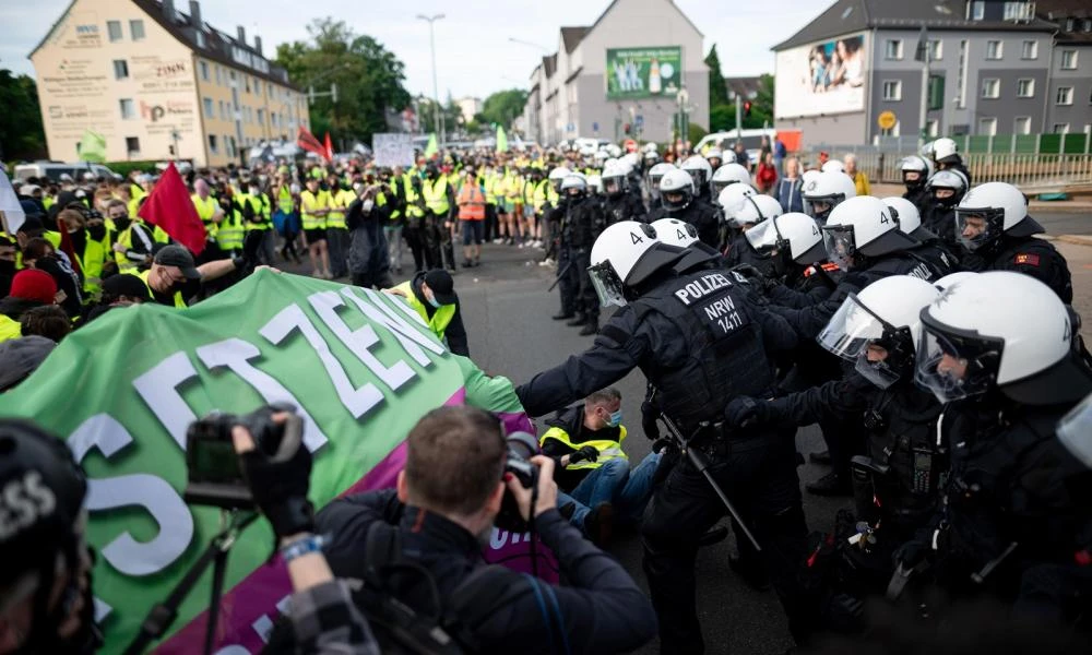 Γερμανία: Μαζικές διαδηλώσεις για το συνέδριο του ακροδεξιού AfD